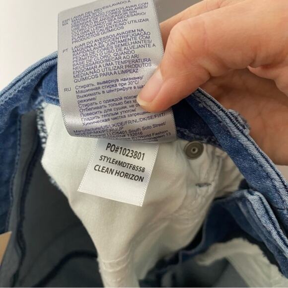 NWT NYDJ Relaxed Straight Jeans Size 6 Lift Tuck Technology Casual - Picture 7 of 9